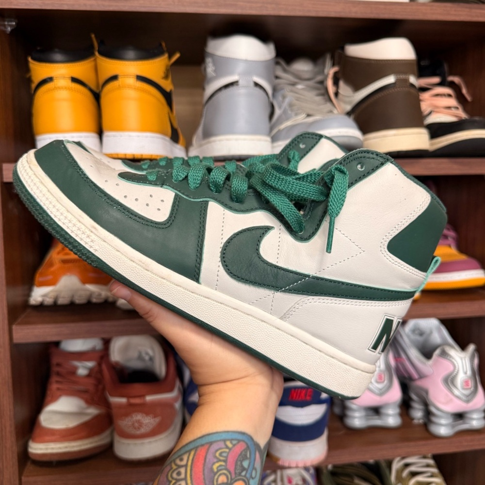 Nike Green and White High-Top Sneakers